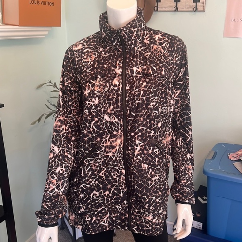 LuluLemon Miss Misty Running jacket size 8